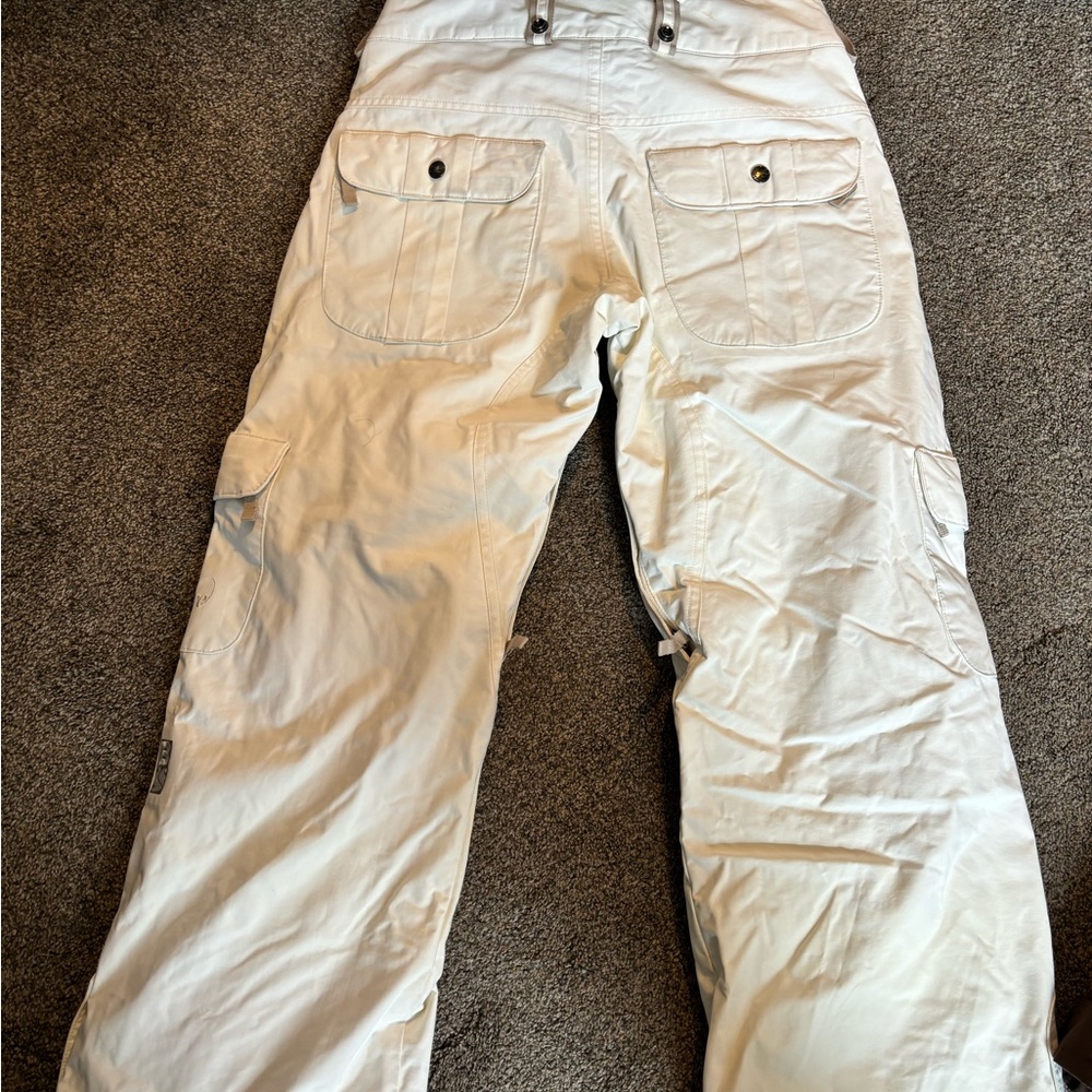 Snowboarding pants, size small great condition never worn